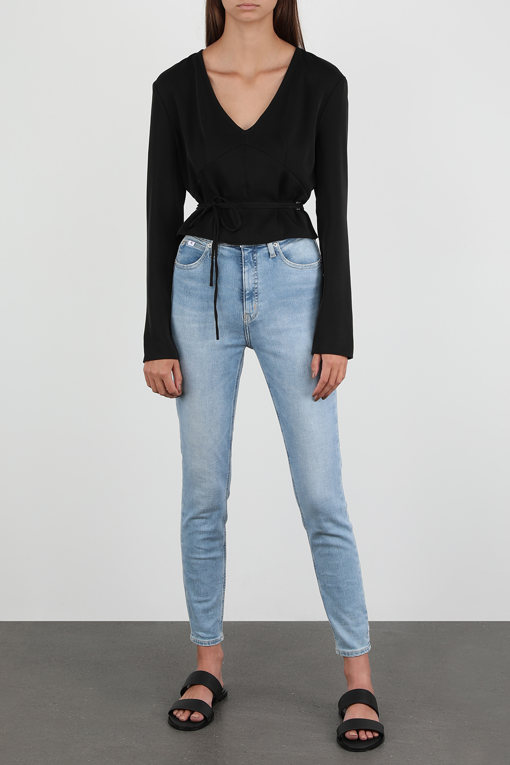 חולצת מעטפת עם שרוכי קשירה